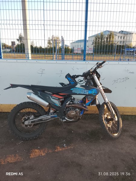 Чей-то мотоцикл