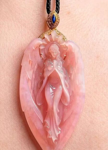 Кулон красавчик