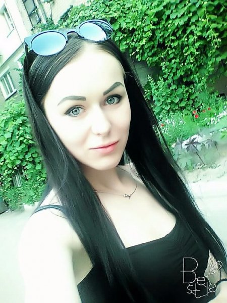 Возле дома!
