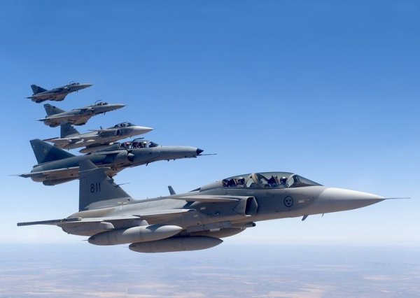 SAAB JAS-39 Gripen &amp; Atlas Cheetah C &amp; Atlas Cheetah D
