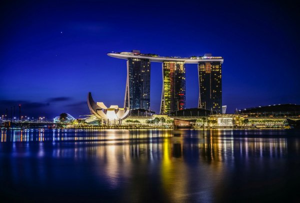 ночной мегаполис