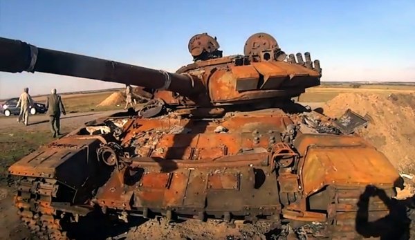 Busted T-72BA near Starobesheve in East Ukraine