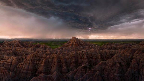 Thunderstorm-over-the-badlands-of-south-dakota-aw