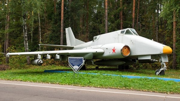 Ил 102