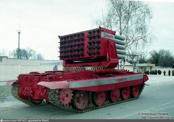 Импульс пожарная машина на базе танка