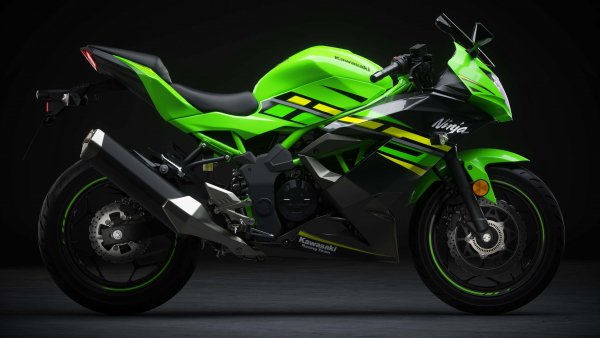 Kawasaki-ninja-125-5120x2880-2019-5k-16065