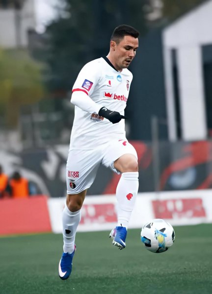 Владислав Шарай