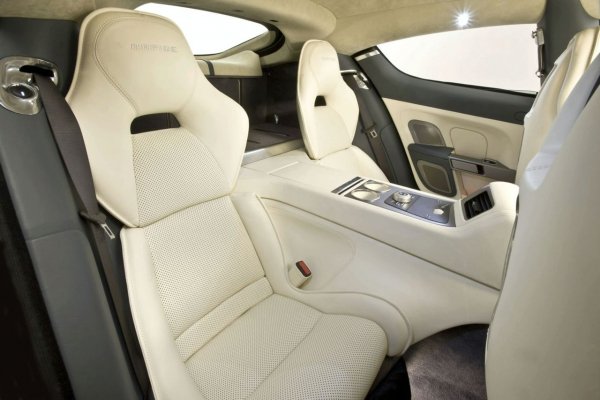 aston-martin-rapide 12