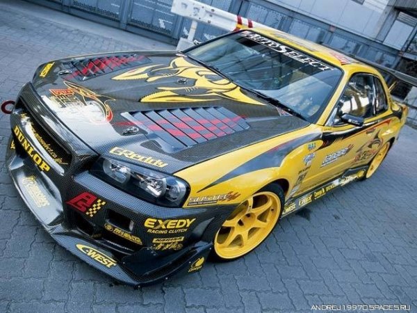 NISSAN SKYLINE