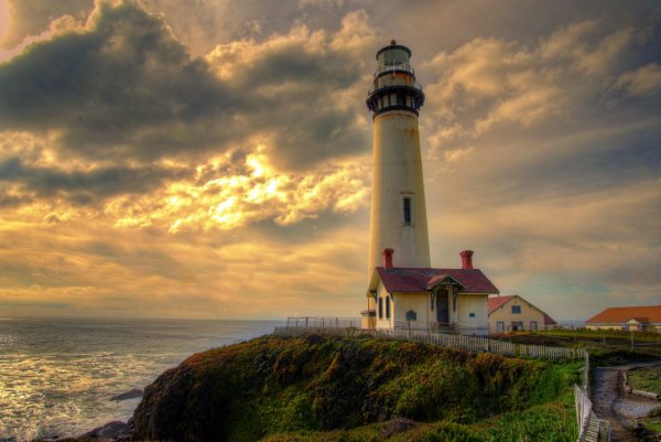 lighthouse-neyst-point 1