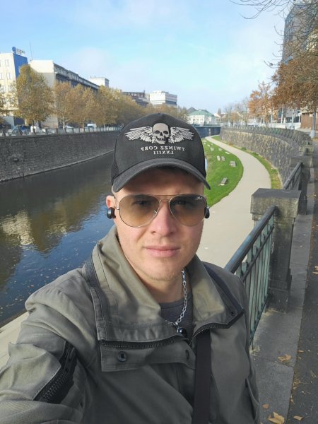 picture_374486761