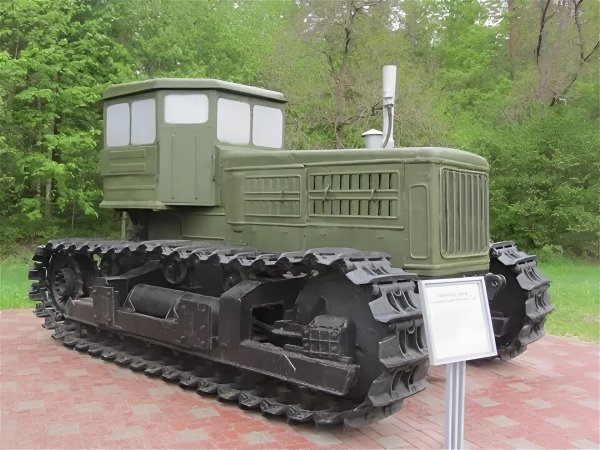 Трактор гусеничный Т-180