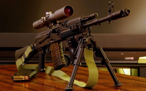Ак-101, с ПСО1М2, сошками Harris Bipod