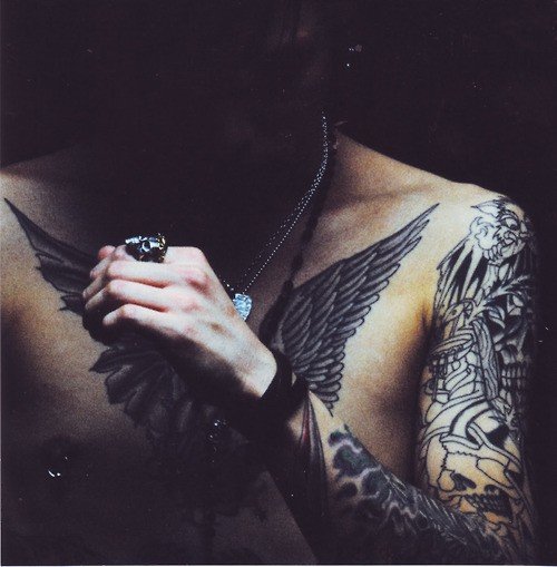 tumblr lnjiehCOTf1qey19no1 r1 500