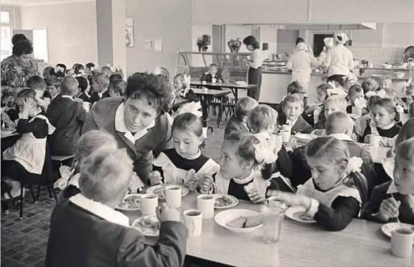 Советская Школьная столовая