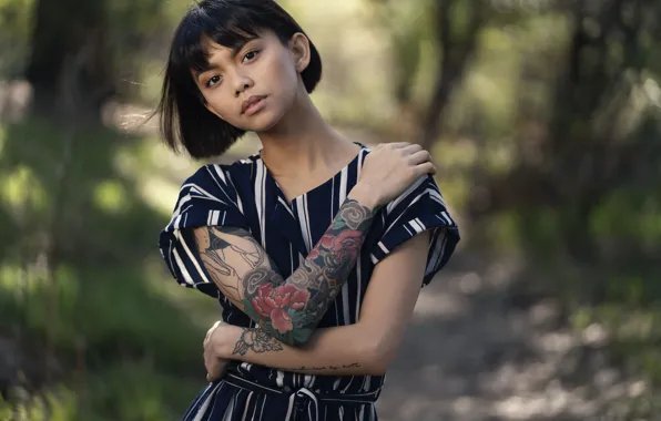 Devushka-tatu-portret