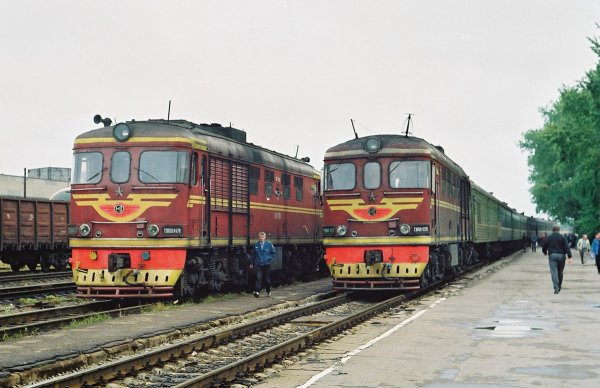 Тепловозы ТЭП60-0478 и ТЭП60-1226
