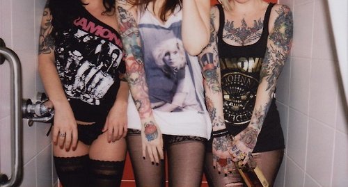 tumblr ln5a2rqlzF1qelmk6o1 500