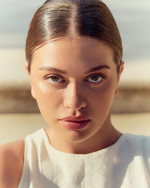 Юлия Петрова