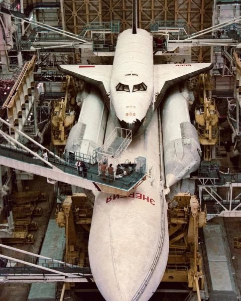 Ноябрь 1988 года: Буран находится на ракете Энергия