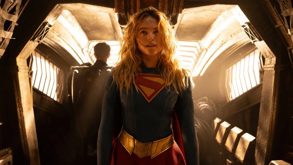 Supergirl-2026-movie-4k 696@5@o