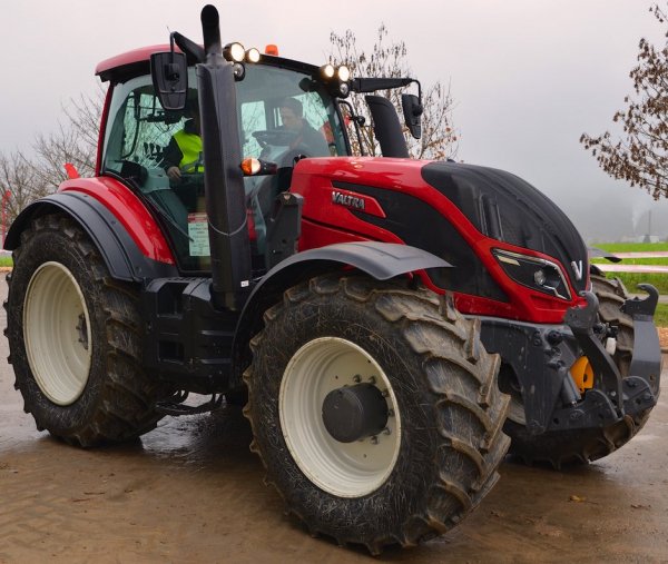 VALTRA T4-12