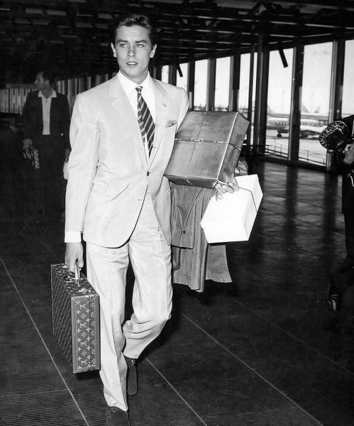 Ален Делон ,красавчик молодой. Любимец женщин