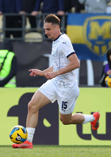 Дениc Антюх