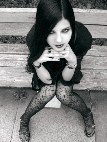 gothic-girl-28