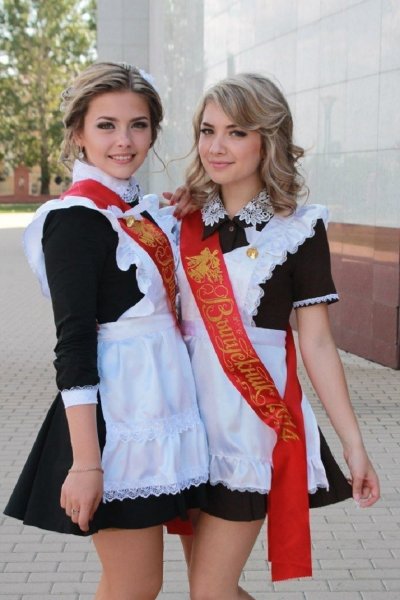 Красавицы с выпускного