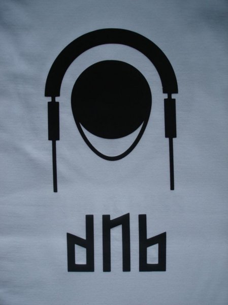 dnb futbolka enl