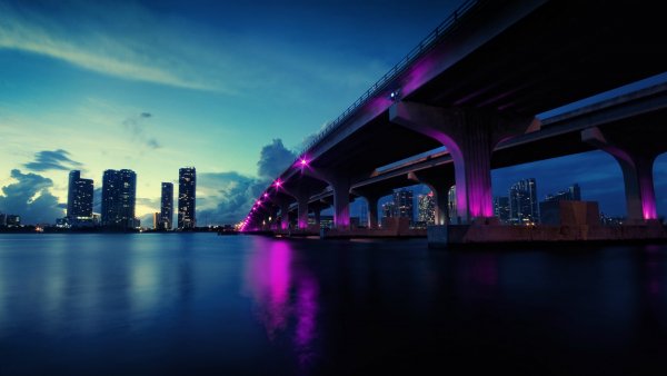 Miami-bridge-glows-night