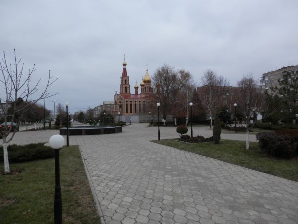 Salsk (84)(cerkov v dali2)
