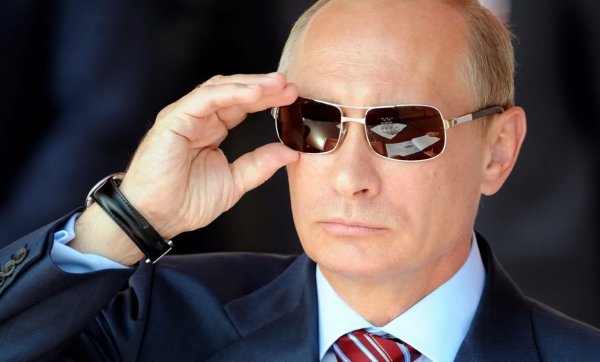 Путин в очках