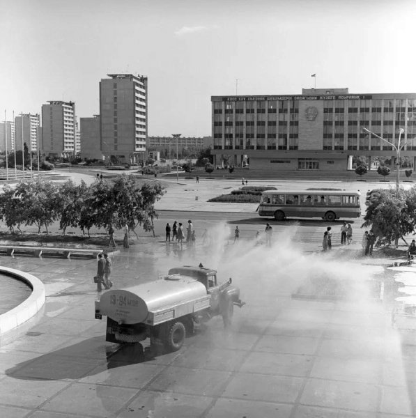 Г. Шевченко КазахскаяССР 1976 год, утро рабочего дня