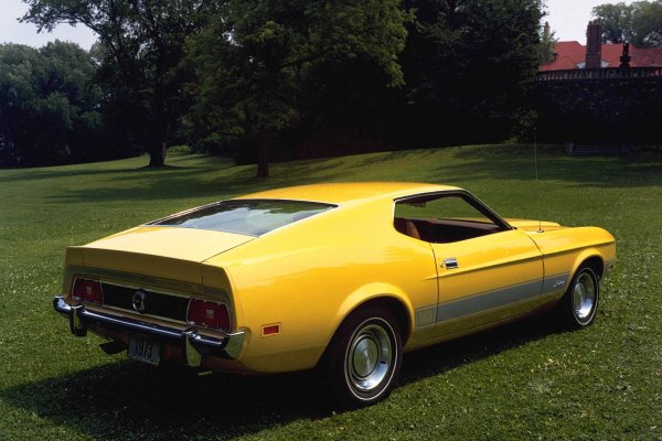 Ford-Mustang-Mach-1-Yellow