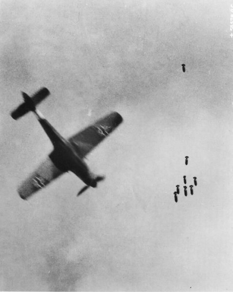 Fw-190 изучает американские авиабомбы