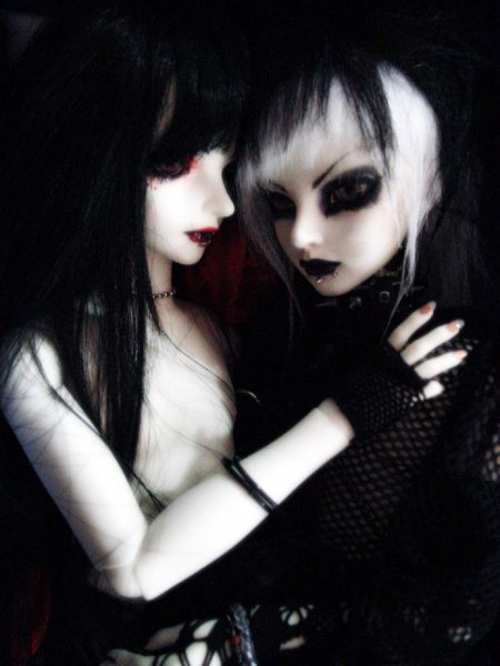 gothic-doll-38