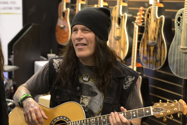 Phil Demmel (MACHINE HEAD)