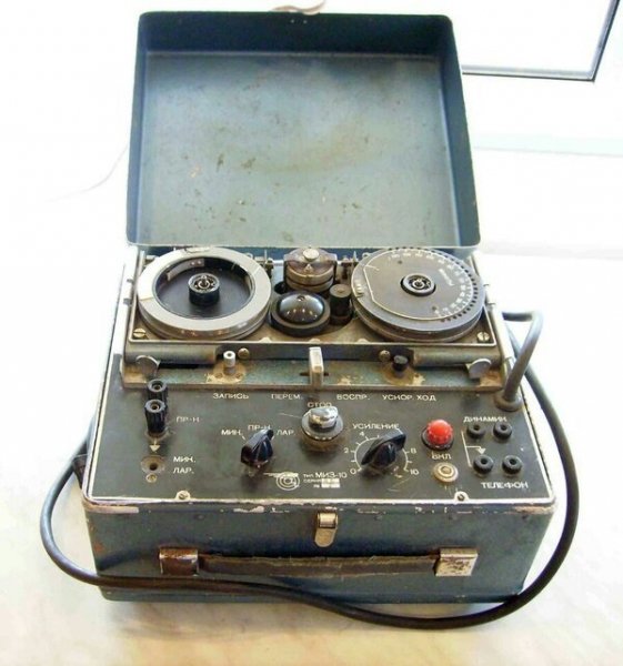 Проволочный магнитофон МИЗ-10. 1961г.