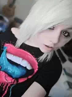 alternative-girl-body-mods-emo-girl-emo-