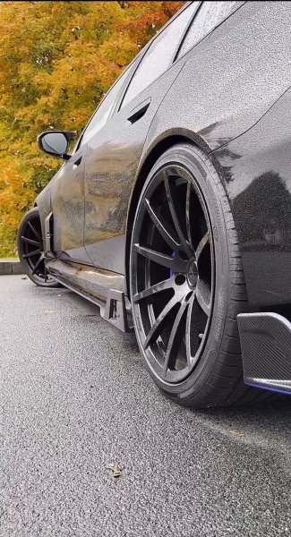 BMW M5 LEGEND 2025