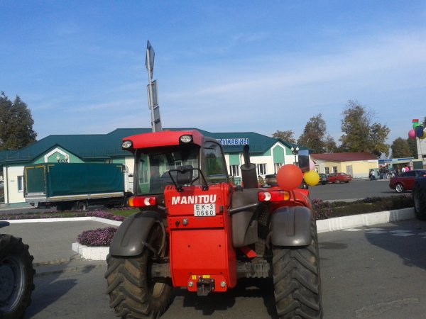 Погрузчик задом