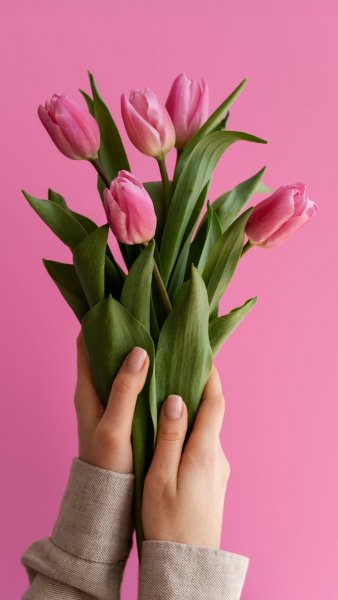 С 8 марта девочки