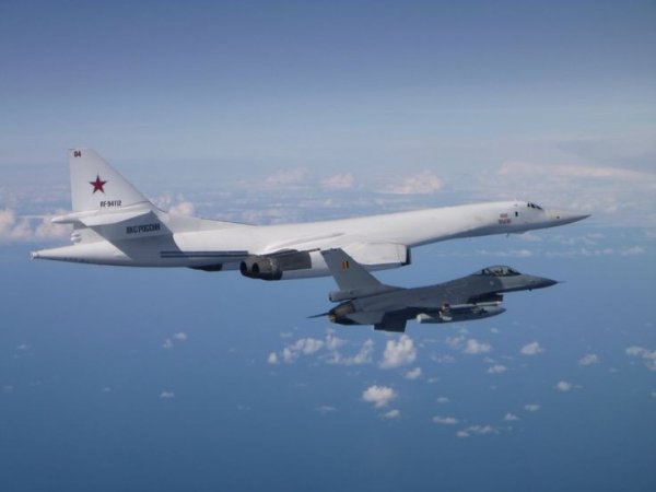 Ту-160 и Ф-16