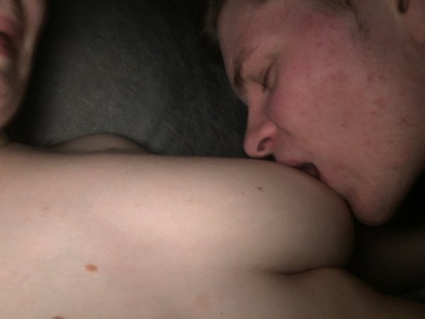 Присосался