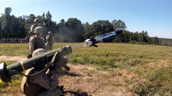 FGM-148 Javelin Marines assigned to combined anti-armor team