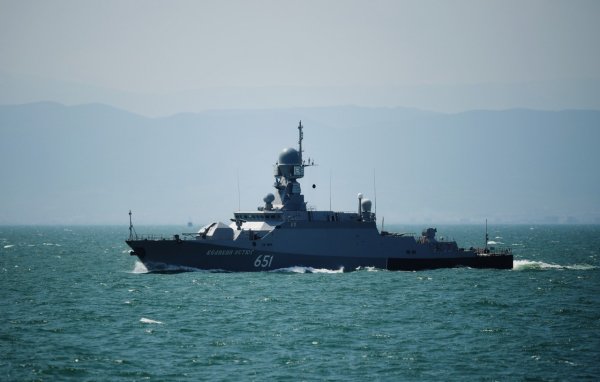 МРК "Великий Устюг" в Каспийском море