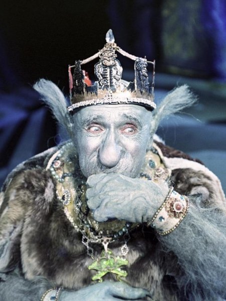 Георгий Милляр в фильме Варвара-краса, длинная коса