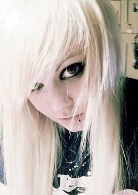 long-blonde-emo-hairstyle